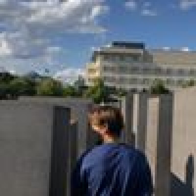 Roman zoekt een Huurwoning / Kamer / Studio / Appartement / Woonboot in Utrecht