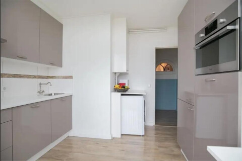 Kitchen including diswasher, microwave/oven and space for washing machine